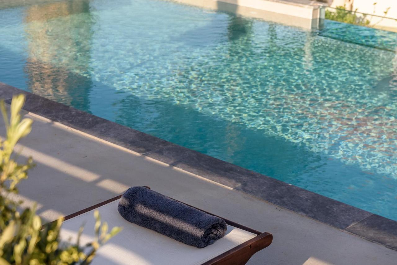 Queen'S Gem Luxury Villa - Heated Jacuzzi & Pool แอร์ซอนิสซอส ภายนอก รูปภาพ