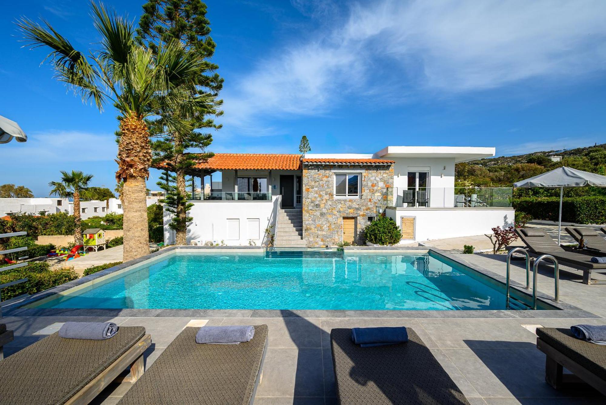 Queen'S Gem Luxury Villa - Heated Jacuzzi & Pool แอร์ซอนิสซอส ภายนอก รูปภาพ